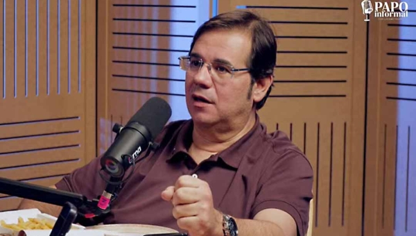 Nas Curtinhas do Papo, Fábio Rueda diz que seu ídolo é Jesus, se posiciona contra o aborto e defende uso medicinal da maconha